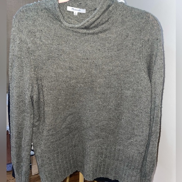 ⚡️$1 when bundled Madewell Crewneck/Turtleneck - Picture 2 of 16